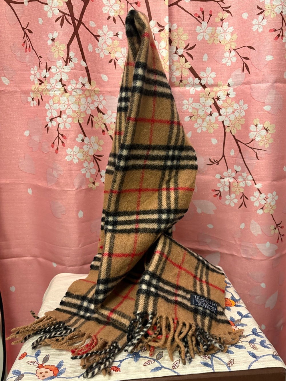 Burberrys of London 100% Lambswool Winter Scarf Authentic